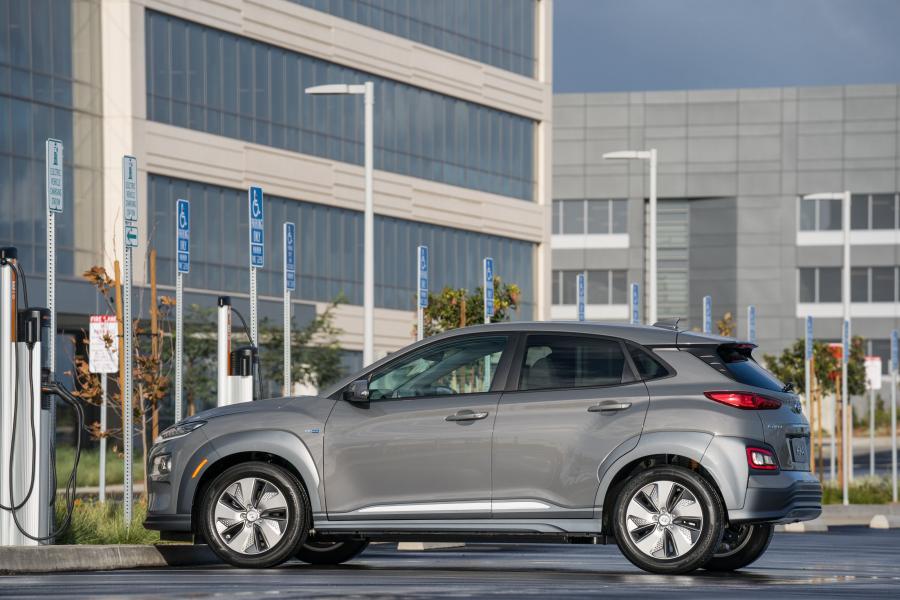  Hyundai Kona Electric (OS) 2018 года  (NA) (фото 23 из 55)